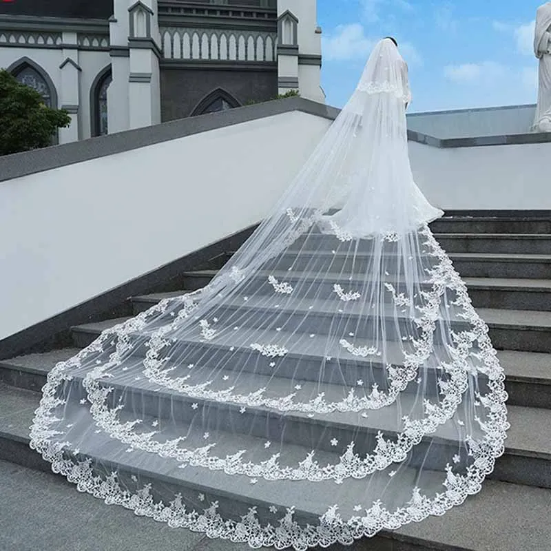 Graceful Tulle One-Tier Cathedral Bridal Veils With Applique