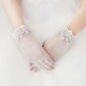 Ivory Bridal gloves, Lace Wedding gloves, Ivory lace gloves, Gloves with lace White bridal gloves, Short wedding gloves, Gloves for wedding, TYP0567