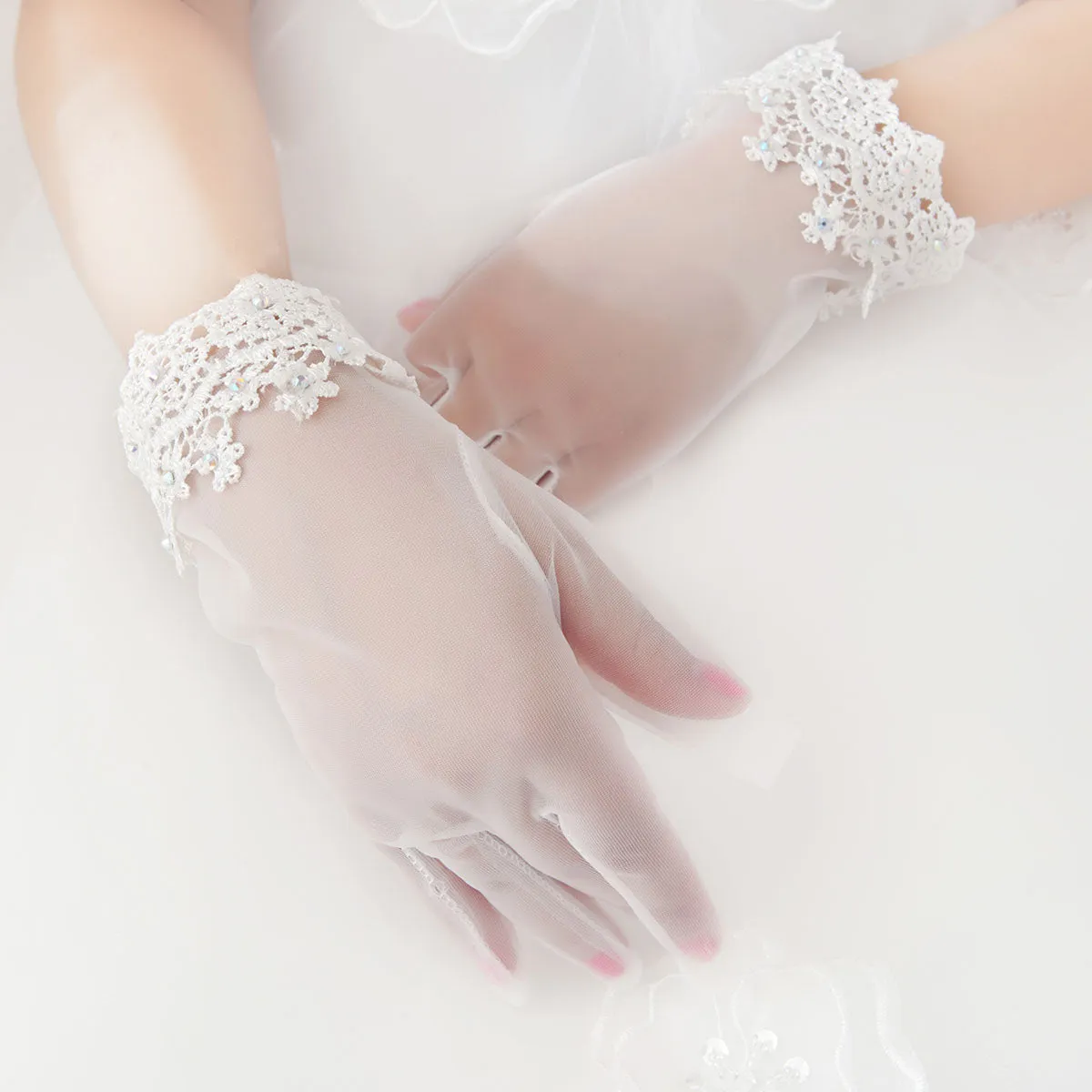 Ivory Bridal gloves, Lace Wedding gloves, Ivory lace gloves, Gloves with lace White bridal gloves, Short wedding gloves, Gloves for wedding, TYP0567