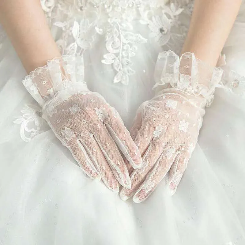 Ivory lace gloves, lace gloves, Wedding gloves, bridal gloves, short gloves, lace bridal gloves, lace mittens, bride lace gloves, Rockabilly, TYP0545