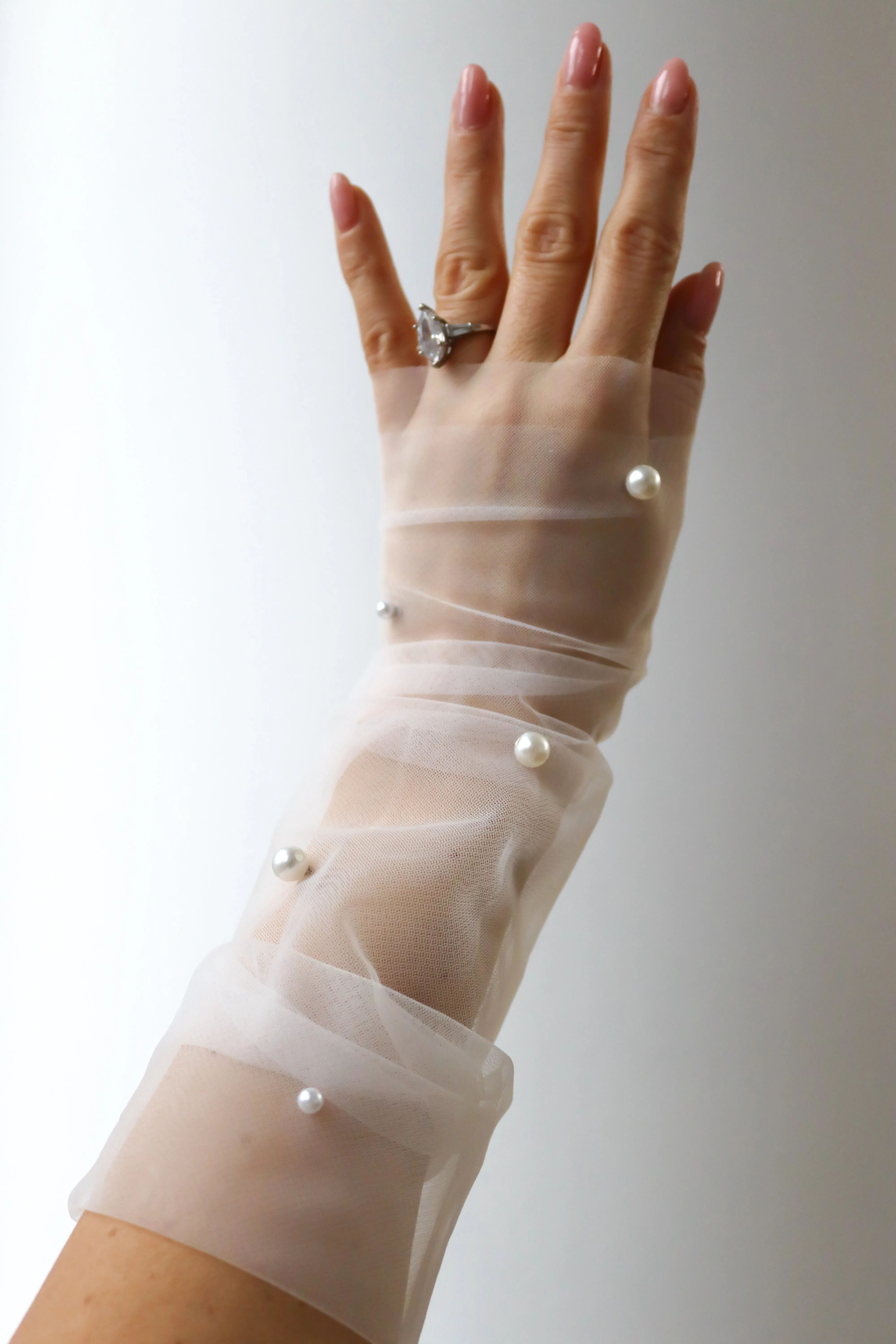 Short Pearl Fingerless Wedding Gloves