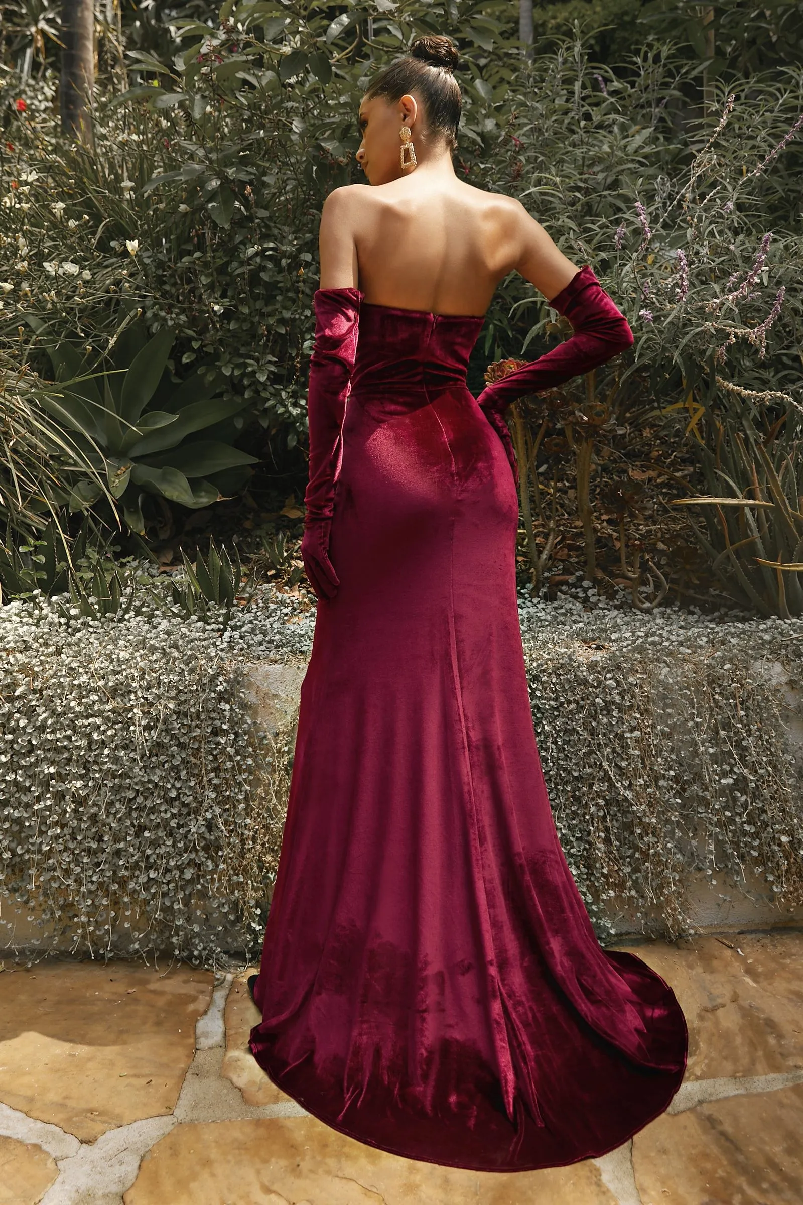 VELVET STRAPLESS FITTED GOWN WITH GLOVES CDCH176